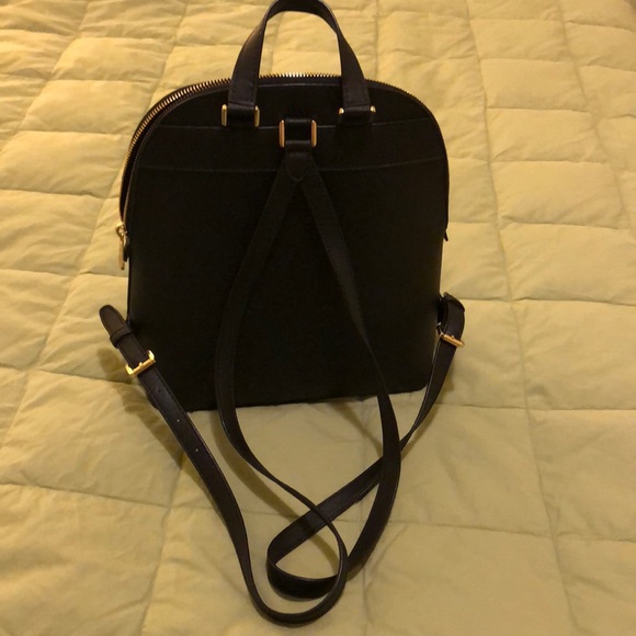 Michael Kors backpack: black- like new - Picture 2 of 3